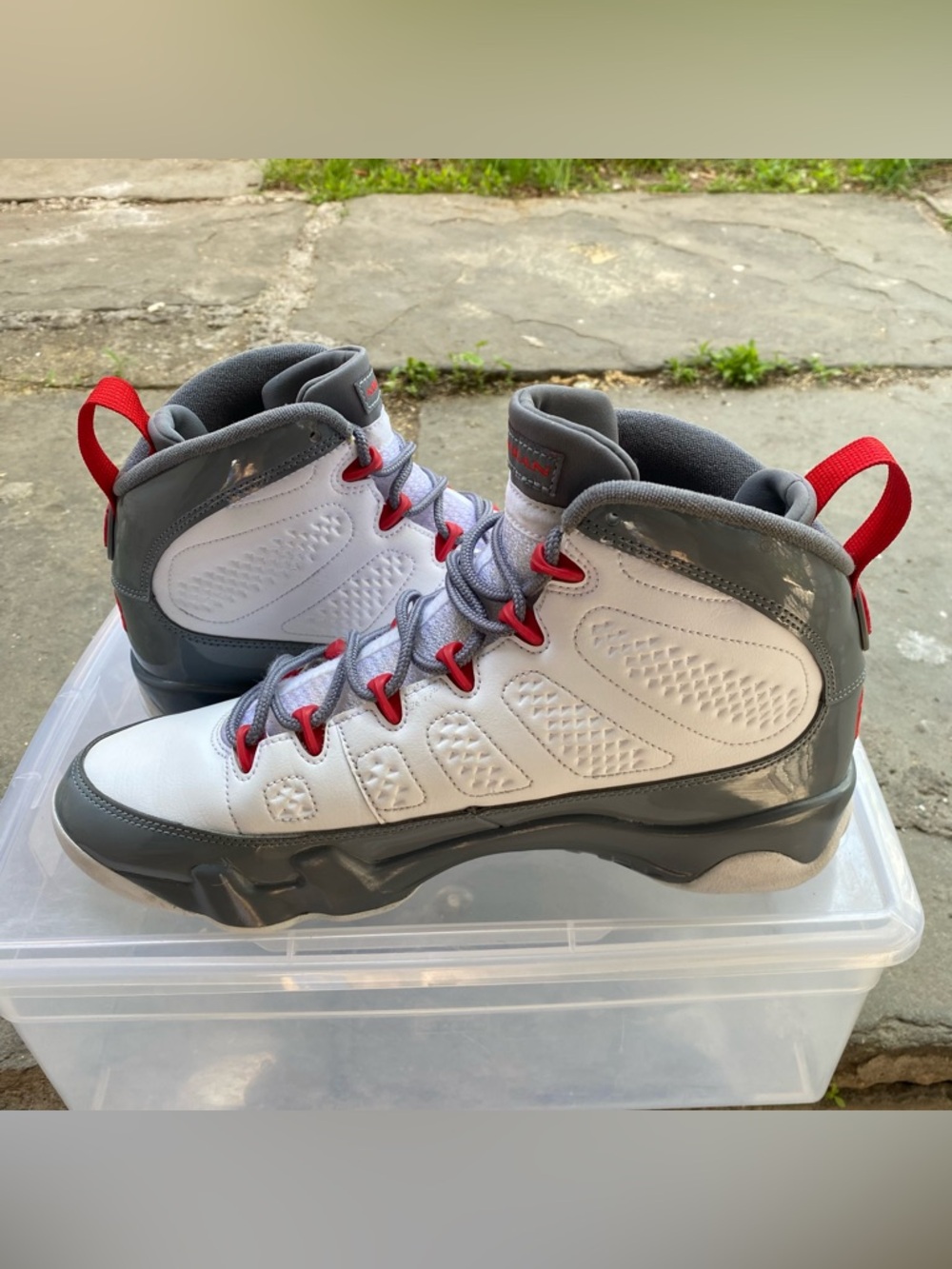 Jordan 9 Fire Red-Size 10.5 - Picture 5 of 8